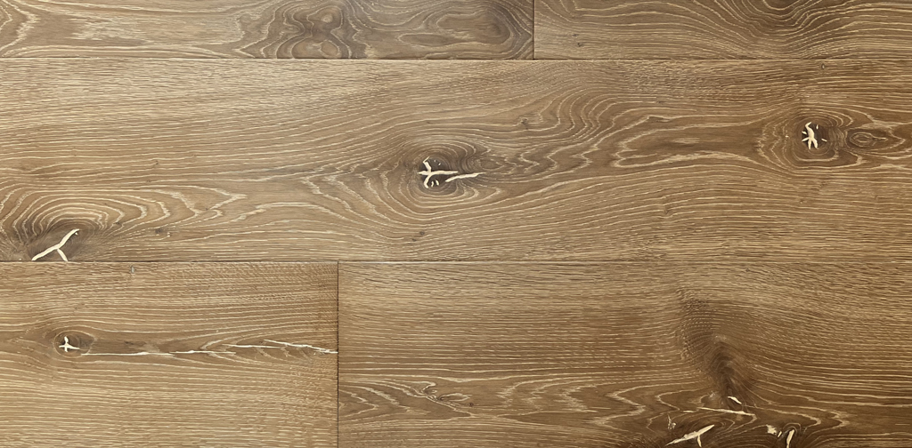 Parquet 3-Plis Light 3-D, Chêne européen, choix: 3, avec noeuds, séché naturellement, brossé, huilé/ mastique selon choix usine - 15 x 1800 - 3200 x 170 / 200 / 230 / 260 mm - Couche d'usure : env. 3.8 mm - coloris : Wildhorn